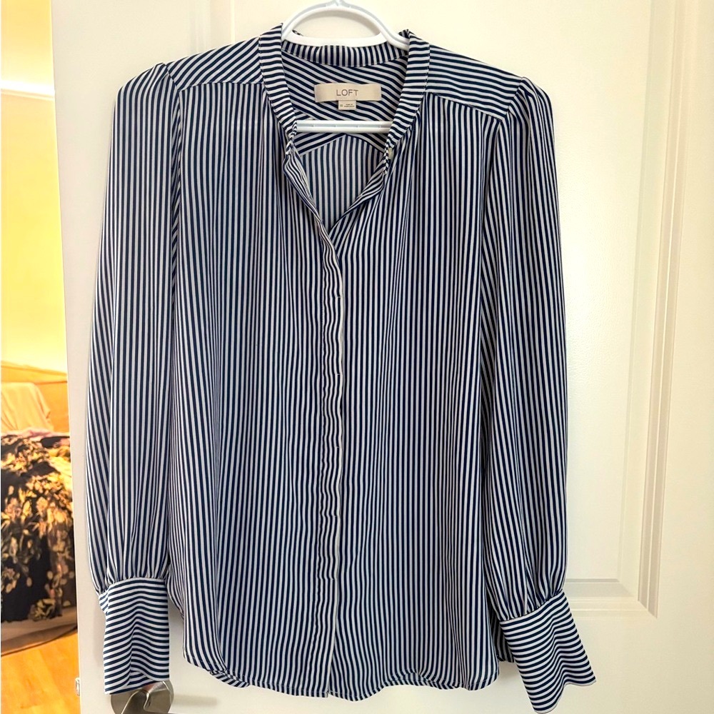 LOFT Women's Classic Black and White Striped Shirt( like new condition)